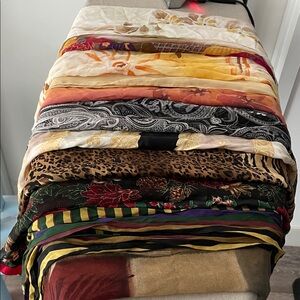 Lot of 11 scarves 🧣